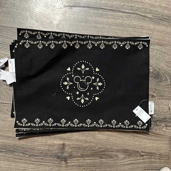 8 Disney Placemats - Picture 1 of 4